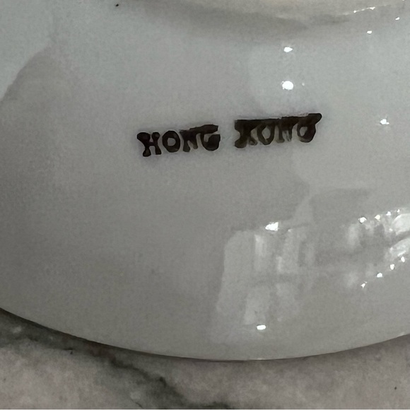 Crescent Court Hotel Made in Hong Kong Dish - Picture 3 of 13